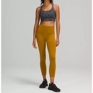 NWT Lululemon Wunder Train HR Crop 23”!!